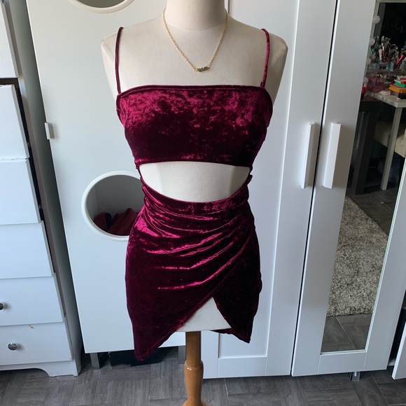 Fashion Nova Dresses & Skirts - Fashion nova// sexy velvet cutout dress size small